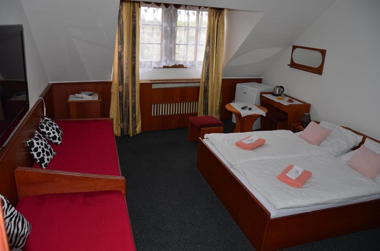 Guesthouse Zlaty Hrozen Česká Lípa Dış mekan fotoğraf
