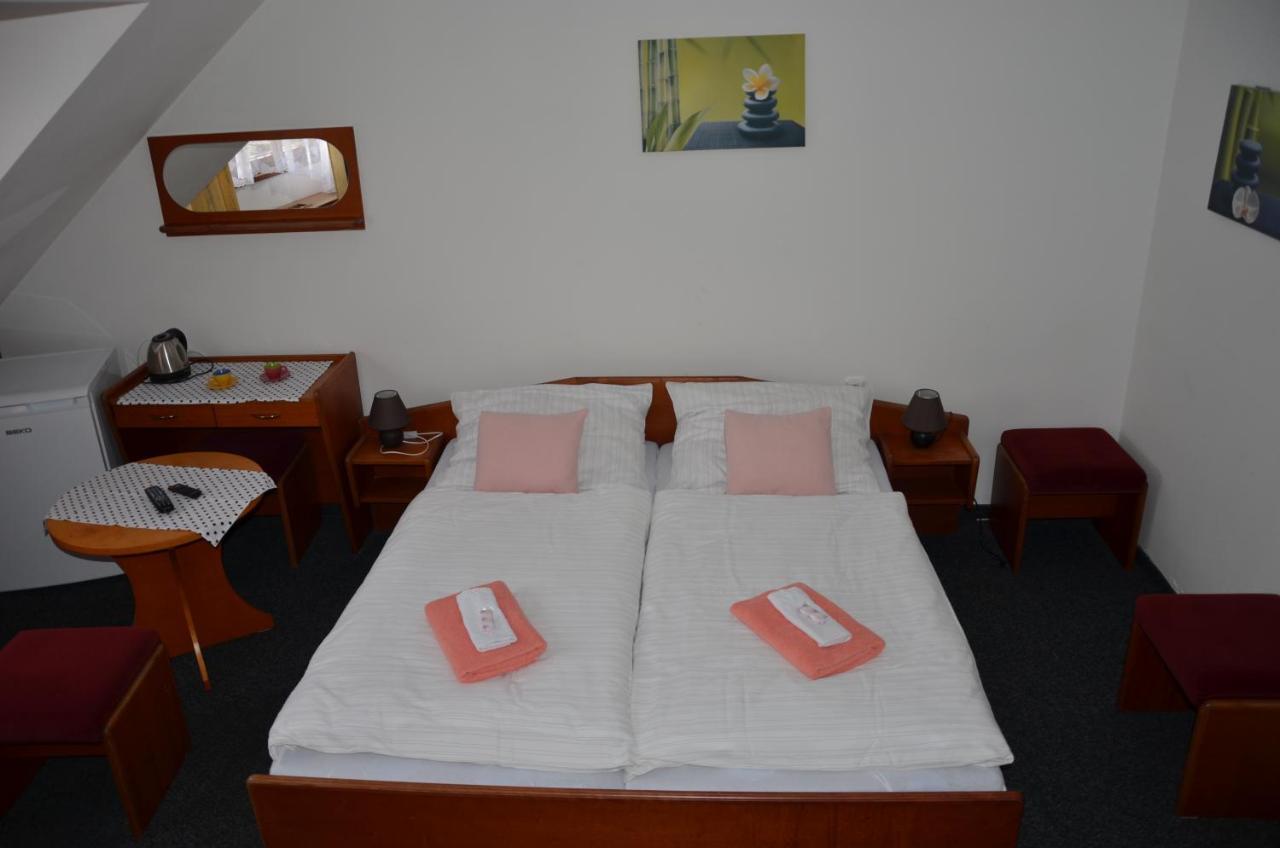 Guesthouse Zlaty Hrozen Česká Lípa Dış mekan fotoğraf